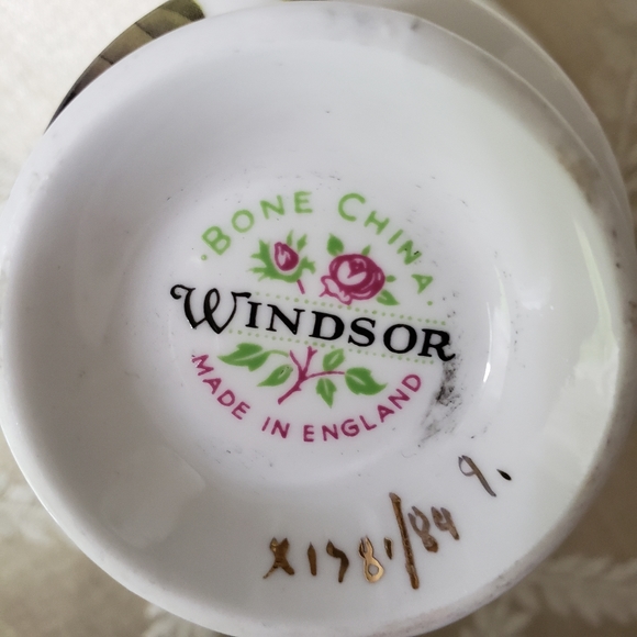Bone china cup and saucer made in England by Windsor. - Picture 2 of 6
